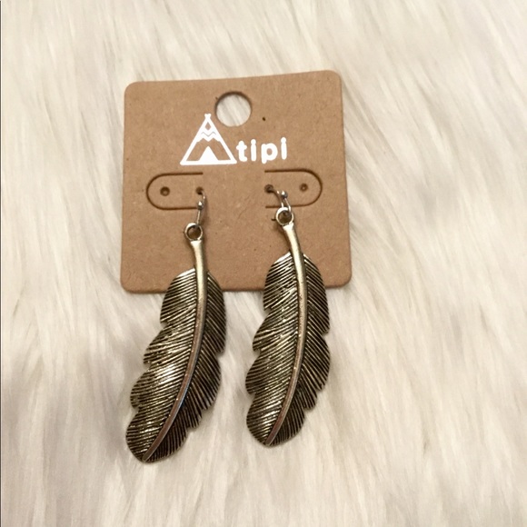 SIlvertone Rustic Feather Earrings - Picture 1 of 1